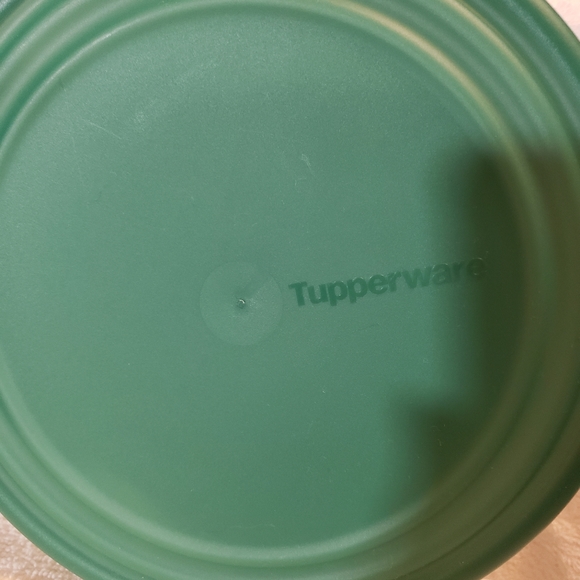 Tupperware Green Sheerly Elegant Acrylic 6-1/3cup Serving Bowl 4817A & Lid - Picture 8 of 12